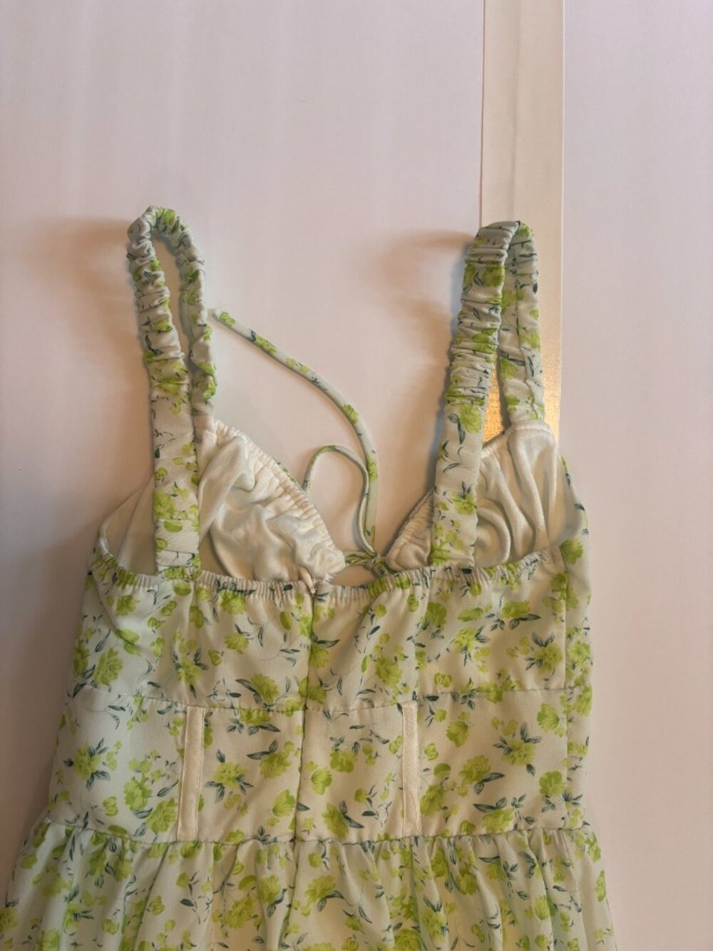 That’s So Fetch Meznin Green Floral Mini Dress NWT XXS AU 4 Cutout Party - Picture 7 of 9